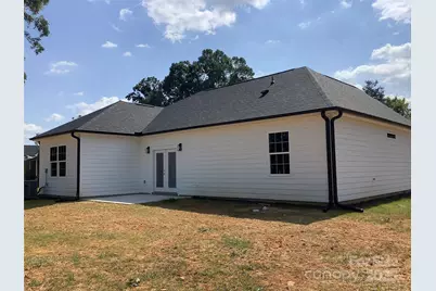 302 W Second Street, Lowell, NC 28098 - Photo 2