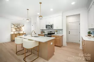 4547 Kings Ct, Hickory, NC 28602 - Photo 2