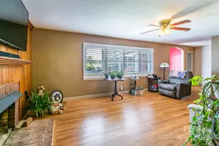 75 Hawthorne Dr, Brevard, NC 28712 - Photo 12