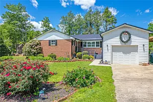 75 Hawthorne Dr, Brevard, NC 28712 - Photo 4