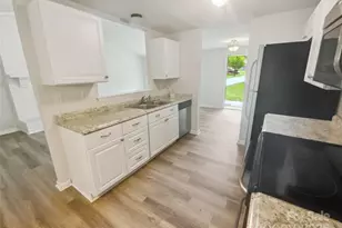 6041 Misty Way Ln, Charlotte, NC 28212 - Photo 12