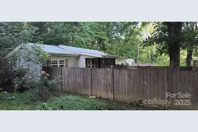 7881 US 25/70 Highway, Marshall, NC 28753 - Photo 2