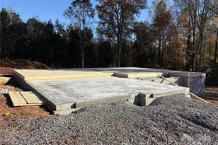 5190 Joseph Ct, Hickory, NC 28602 - Photo 4