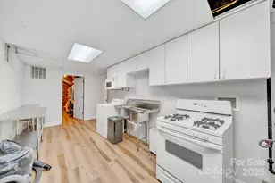 1412 Valmont Dr, Hendersonville, NC 28791 - Photo 40