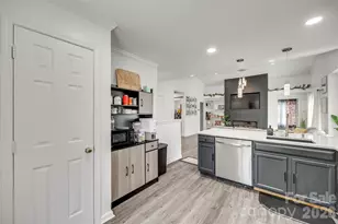 7442 Crestside Ln, Charlotte, NC 28227 - Photo 8