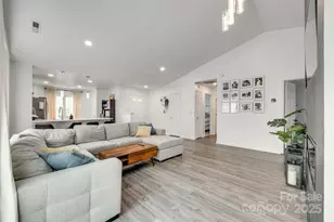 7442 Crestside Ln, Charlotte, NC 28227 - Photo 4