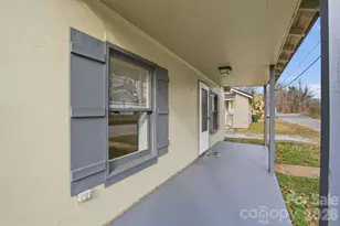 381 N Cleghorn St, Rutherfordton, NC 28139 - Photo 2