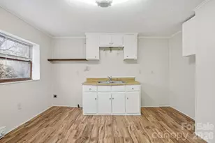 381 N Cleghorn St, Rutherfordton, NC 28139 - Photo 18