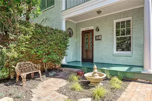 402 W 8th St, Charlotte, NC 28202 - Photo 2