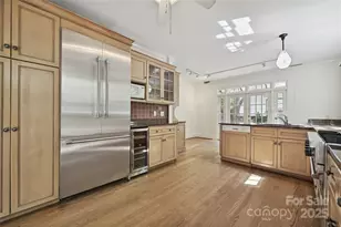 402 W 8th St, Charlotte, NC 28202 - Photo 14