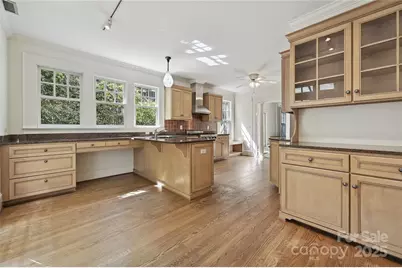 402 W 8th Street, Charlotte, NC 28202 - Photo 18