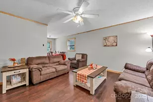 99 Boone St, Spruce Pine, NC 28777 - Photo 4