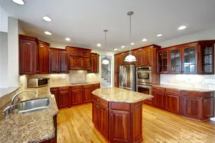 1000 Sarandon Dr, Matthews, NC 28104 - Photo 8