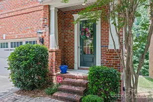 703 English Tudor Ln, Charlotte, NC 28211 - Photo 2