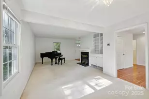 124 Hilltop Rd, Black Mountain, NC 28711 - Photo 8