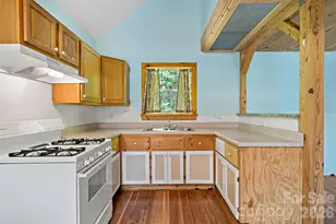 42 Parkway Dr, Marion, NC 28752 - Photo 16