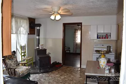 118 Fourth C Street, Marion, NC 28752 - Photo 4