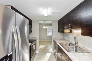 9464 Lexington Cir, Charlotte, NC 28213 - Photo 6