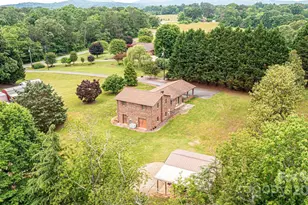 3020 Doc Pugh Rd, Connelly Springs, NC 28612 - Photo 4