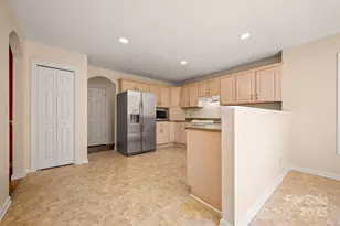 2 Candlestick Dr, Zirconia, NC 28790 - Photo 22