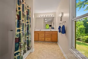 2 Candlestick Dr, Zirconia, NC 28790 - Photo 16