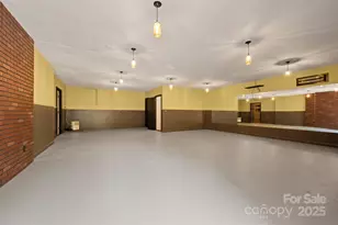 2 Candlestick Dr, Zirconia, NC 28790 - Photo 32