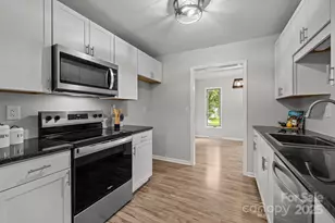 13446 Idlefield Ln, Matthews, NC 28105 - Photo 4