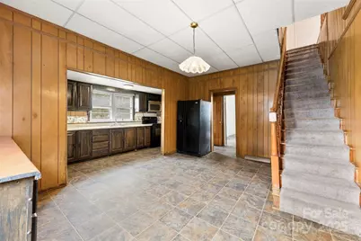 217 S Highland Street, Gastonia, NC 28052 - Photo 6