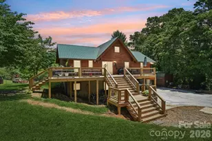 65 E Dream St, Hendersonville, NC 28792 - Photo 1