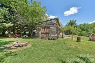 65 E Dream St, Hendersonville, NC 28792 - Photo 28