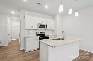 4742 Lakeview Road N, Charlotte, NC 28216 - Photo 6