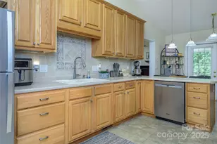 174 Allen Paul Dr, Hendersonville, NC 28791 - Photo 8