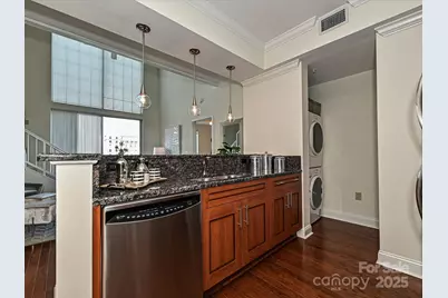 300 W 5th Street #723, Charlotte, NC 28202 - Photo 2