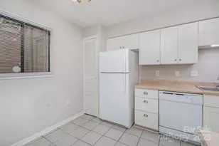 8005 Horse Chestnut Ln, Charlotte, NC 28277 - Photo 12