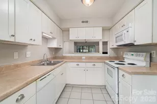 8005 Horse Chestnut Ln, Charlotte, NC 28277 - Photo 12