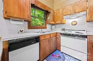 212 Saddle Ln, Deep Gap, NC 28618 - Photo 10