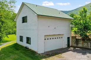 126 Sweetwater Dr, Canton, NC 28716 - Photo 32