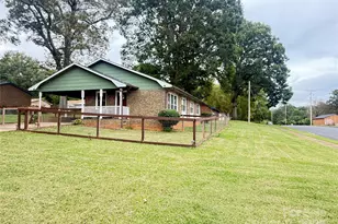 300 N Watterson St, Kings Mountain, NC 28086 - Photo 2