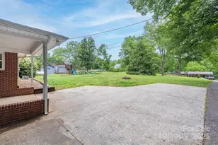 826 Jamestown Rd, Morganton, NC 28655 - Photo 18