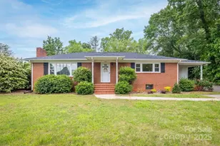 826 Jamestown Rd, Morganton, NC 28655 - Photo 1