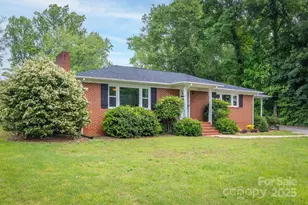 826 Jamestown Rd, Morganton, NC 28655 - Photo 2