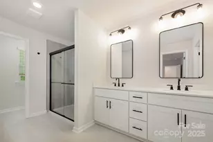 2023 Sadler Woods Ln, Charlotte, NC 28214 - Photo 14