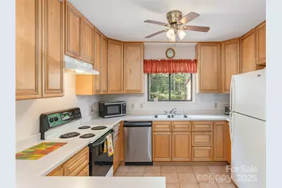 55 Lake Drive #4P, Laurel Park, NC 28739 - Photo 10