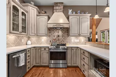 92 Island View Court, Mill Spring, NC 28756 - Photo 14