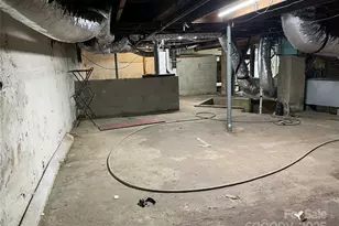 318 Academy St, Canton, NC 28716 - Photo 34