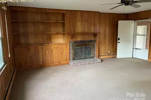 318 Academy St, Canton, NC 28716 - Photo 18