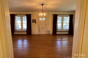 318 Academy St, Canton, NC 28716 - Photo 10