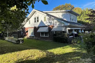 318 Academy St, Canton, NC 28716 - Photo 2