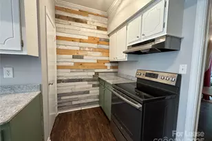 5917 Quail Hollow Rd, Charlotte, NC 28210 - Photo 6