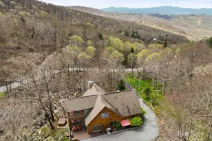 140 Spruce Hollow Rd, Beech Mountain, NC 28604 - Photo 2